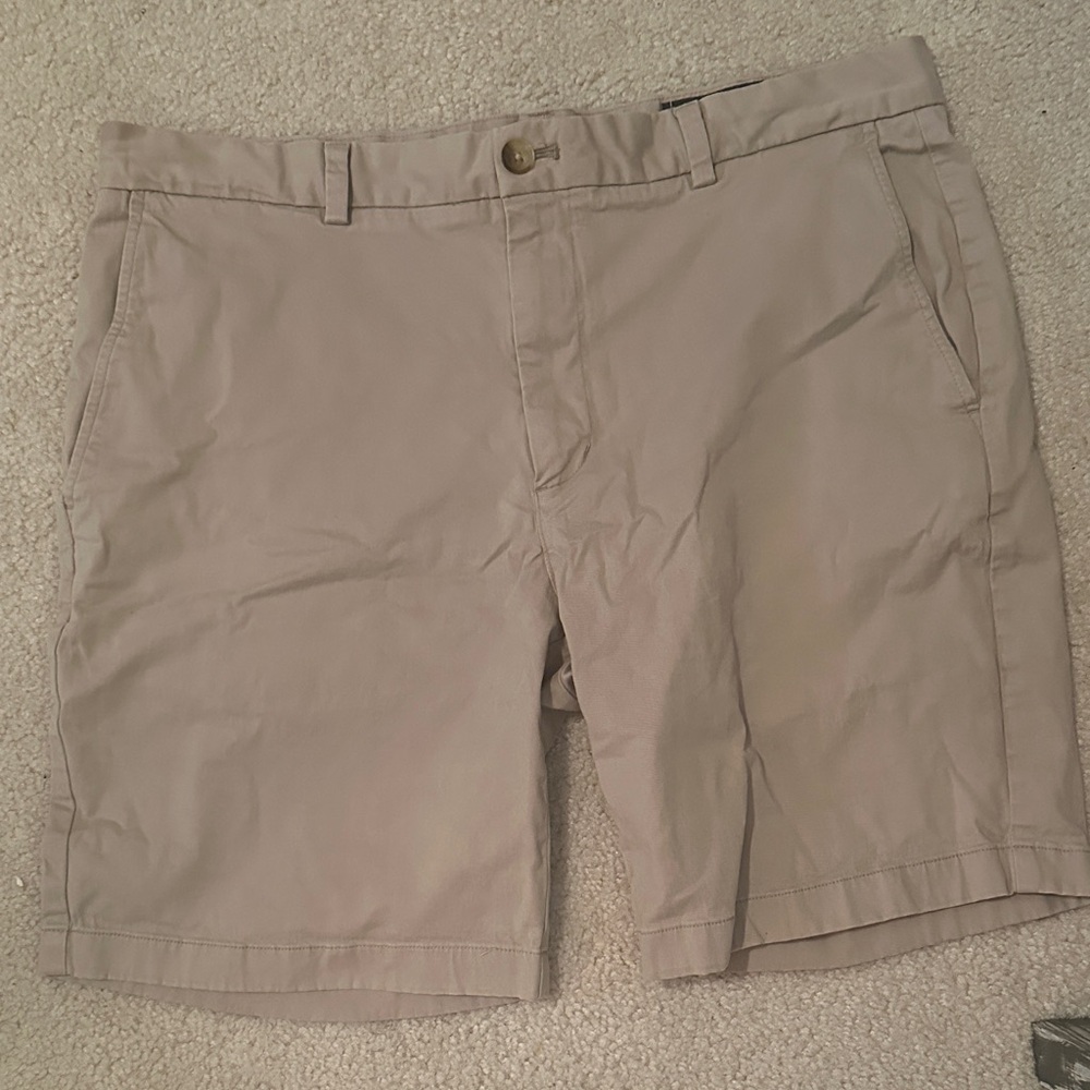 Vineyard Vines Men's Beige Flat Front Shorts